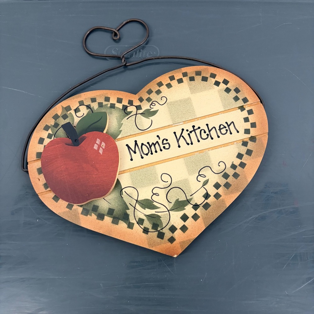Vintage 1992 Country Folk Wurks Moms Kitchen Wooden Heart Apple Wall Sign Plaque
